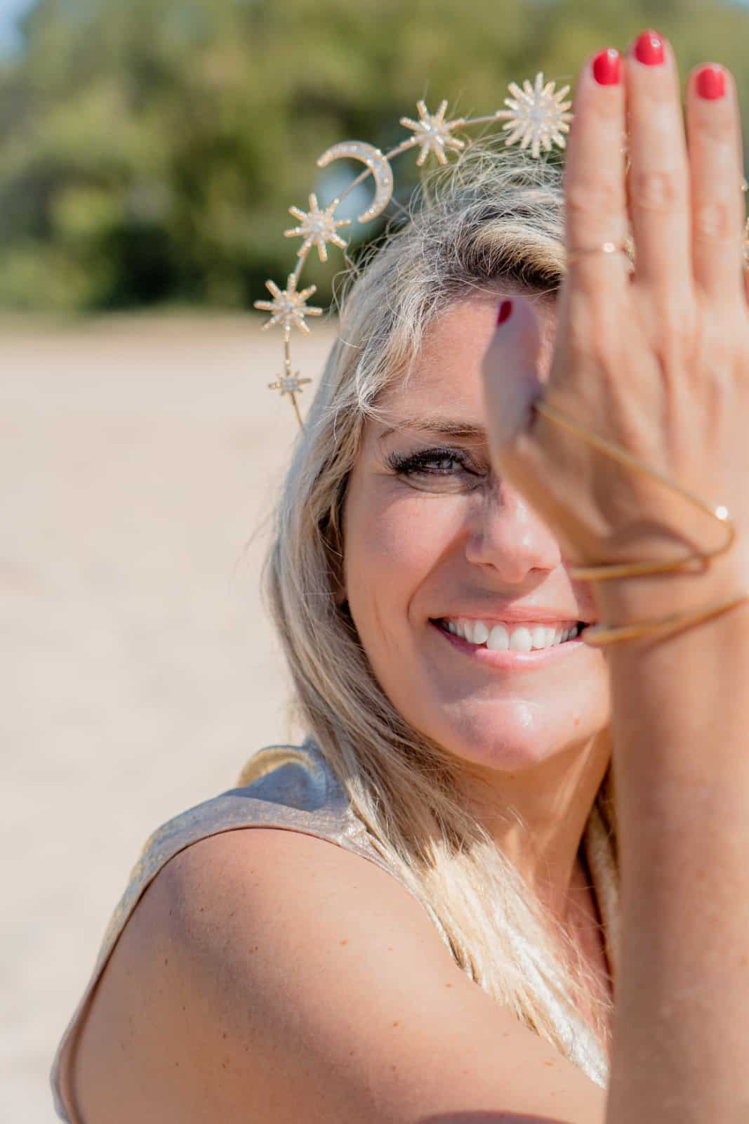 Virginie Sophia, entourée de lumière
